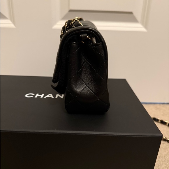 Chanel Black Quilted Shoulder Bag - Picture 5 of 6